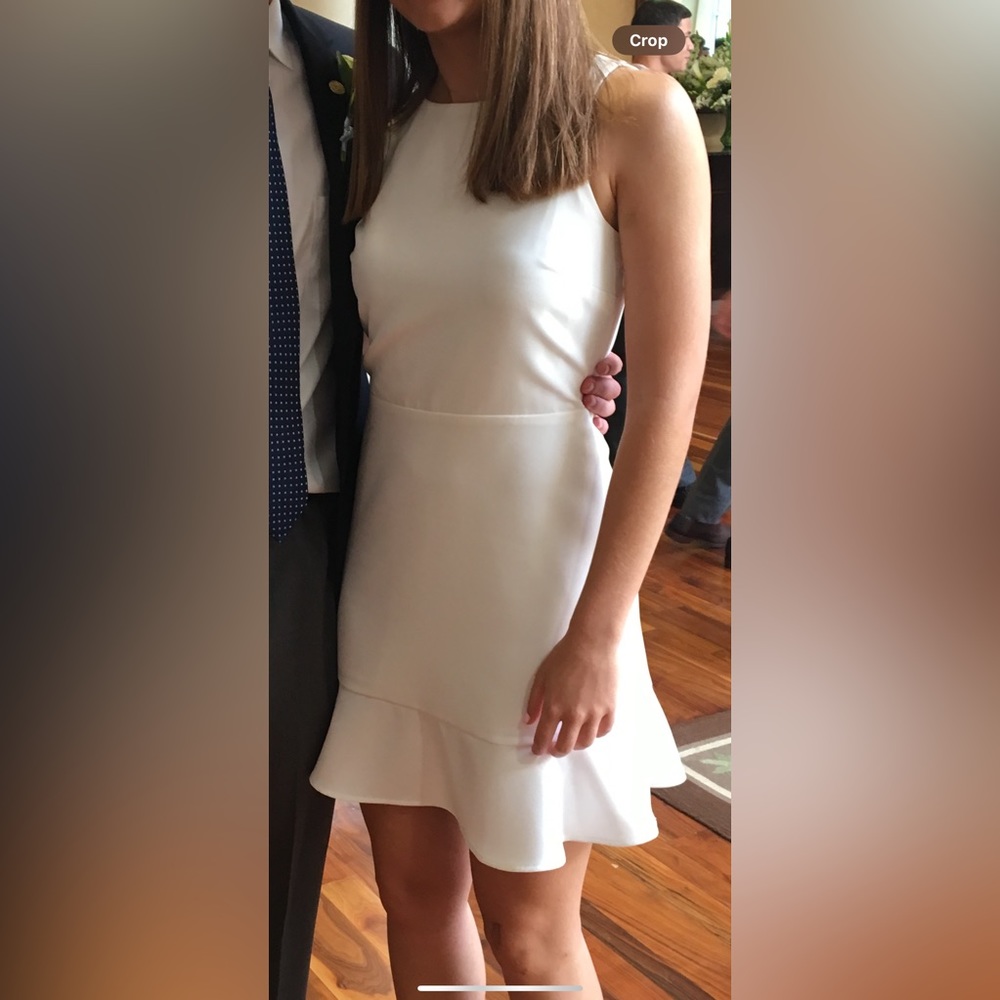 White dress - Picture 4 of 4